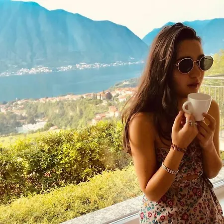 Βίλα Panoramica Private Sleeps 8-by Italian Lenno