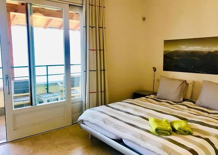 Panoramica Private Sleeps 8-by Italian Vila *