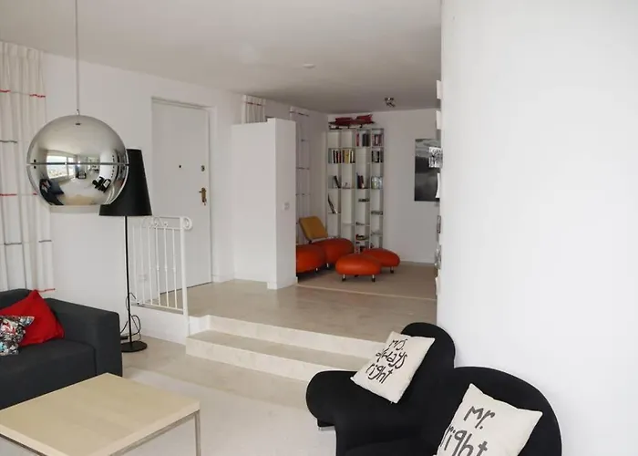 Vila Panoramica Private Sleeps 8-by Italian Lenno