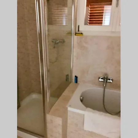 Panoramica Private Sleeps 8-by Italian וילה
