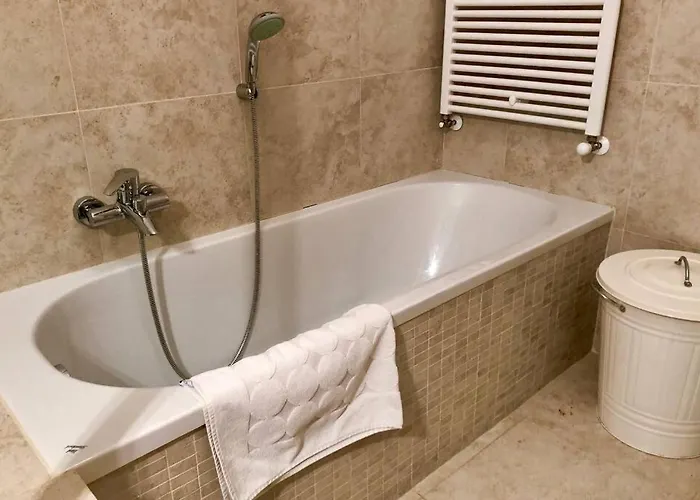 Panoramica Private Sleeps 8-by Italian Villa *