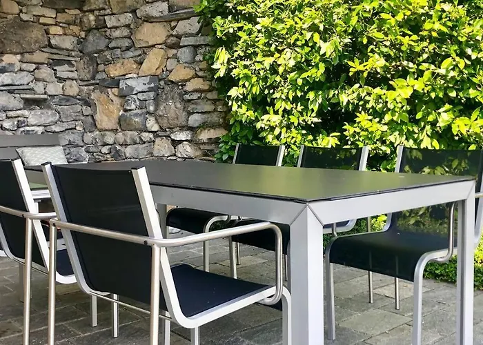 Panoramica Private Sleeps 8-by Italian Villa