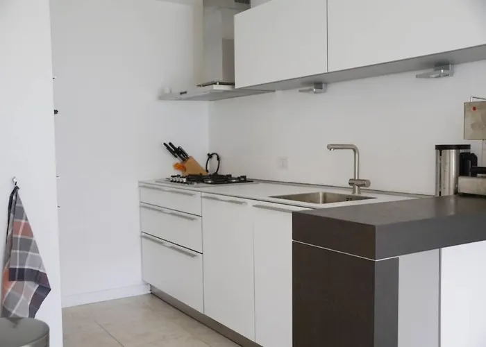 Panoramica Private Sleeps 8-by Italian